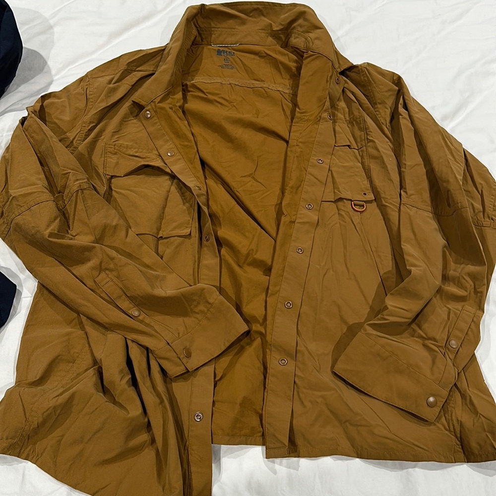 Men’s XXL REI Brown hiking shirt button down
